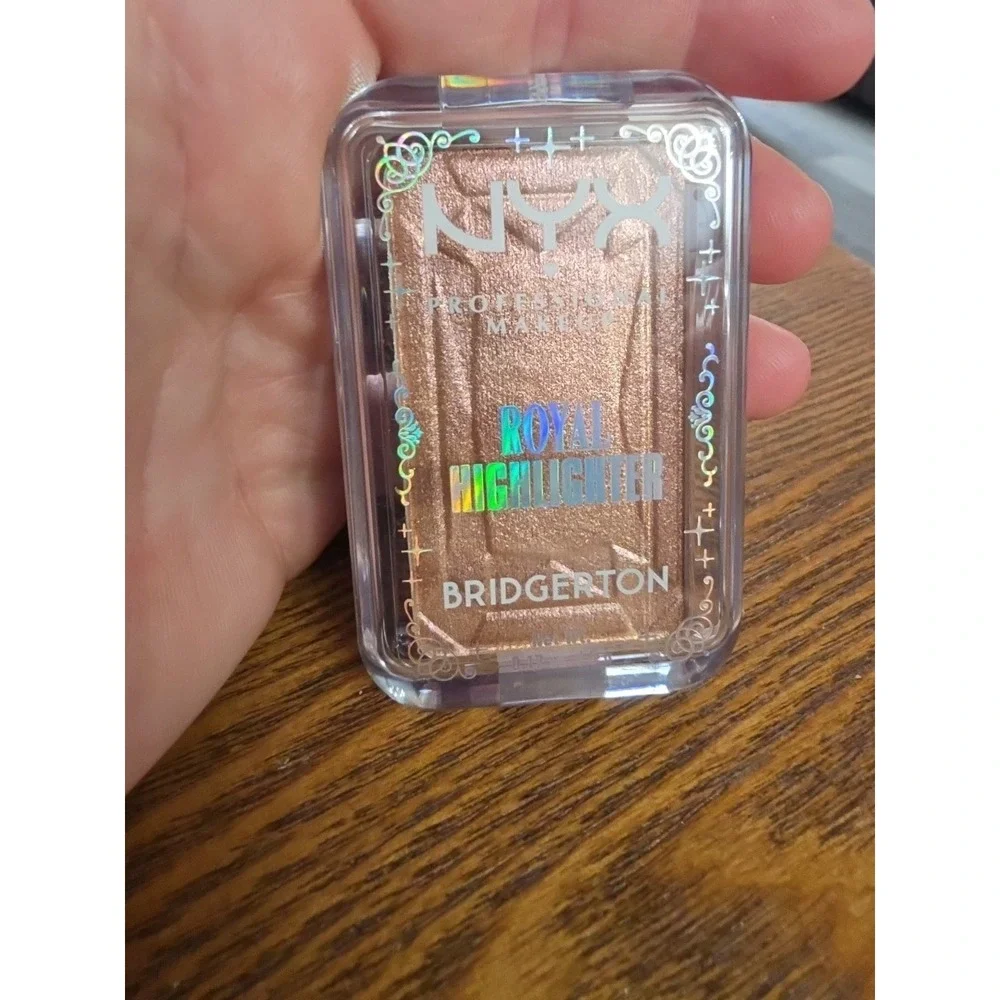 NYX Professional Makeup‎ Bridgerton Royal Highlighter